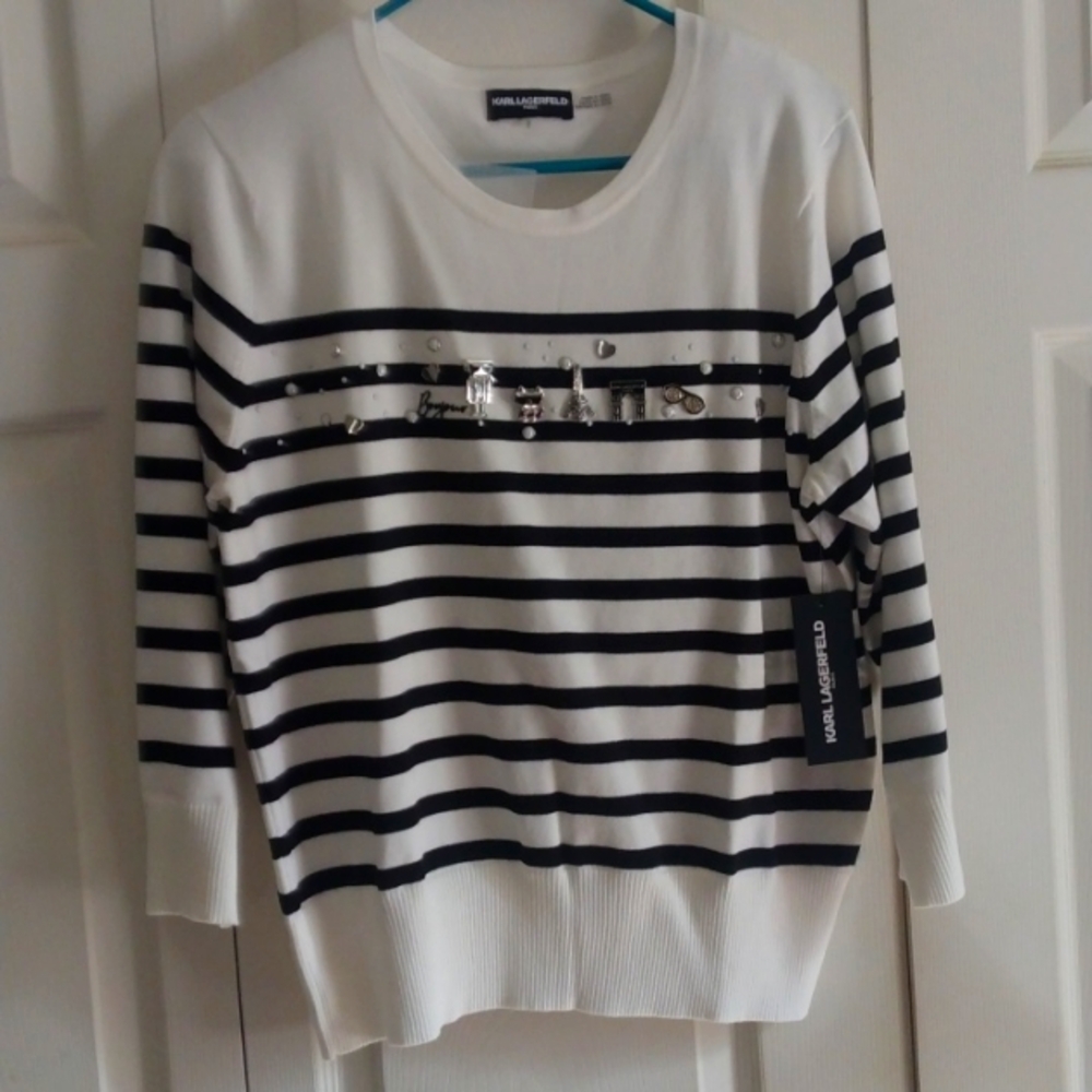 Ladies light weight sweater